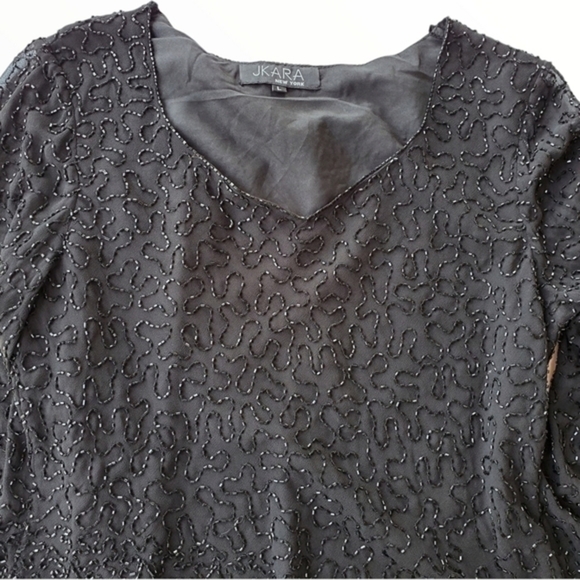 JKARA NY sz L black beaded blouse top flare sleeve scoop V neck angle hem - Picture 2 of 13